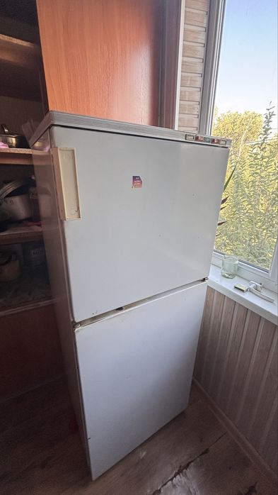 Холодельник на запчасть