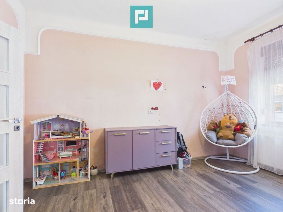 Casă 4 camere, 2 bucătării, 2 băi – zona UTA Arad