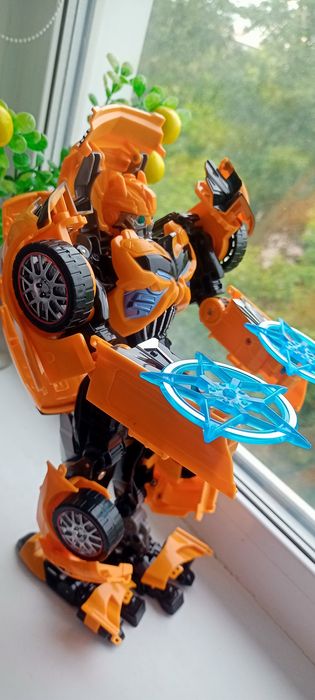 Робот машина трансформер