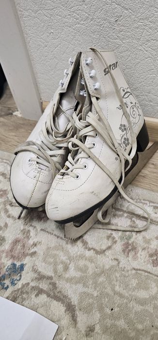 Коньки женски отличном