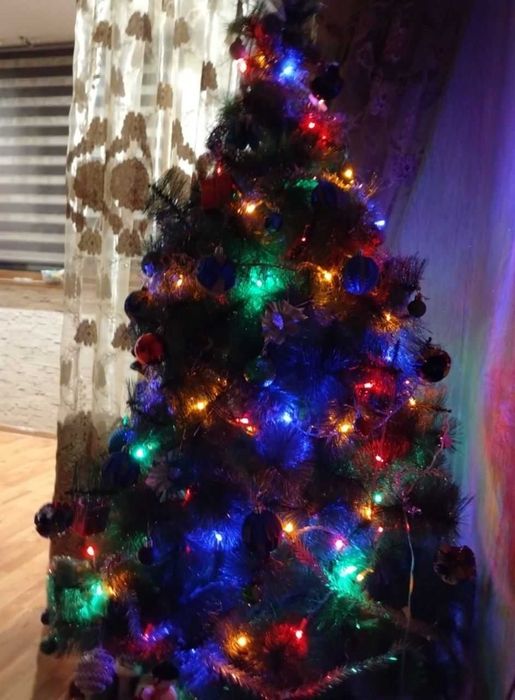 Продам новогоднюю ёлку