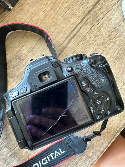 Фотоаппарат canon 600D