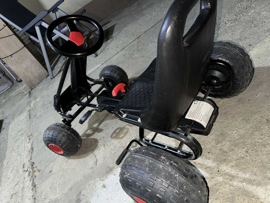 Kart cu pedale pentru copii