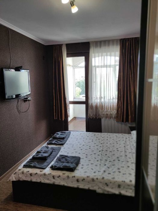 Дава се под наем Тристаен апартамент в Бургас, Лазур - 100 кв.м за 816 € - Снимка #13