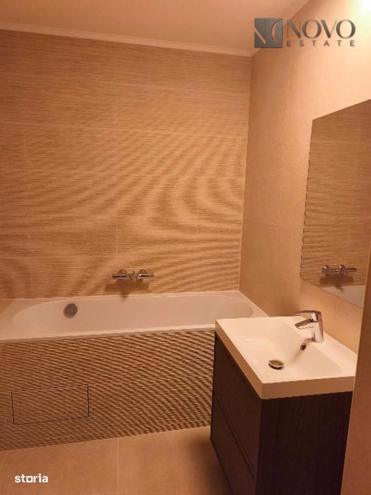 4 Camere | Piata Romana | 1983 | Renovat