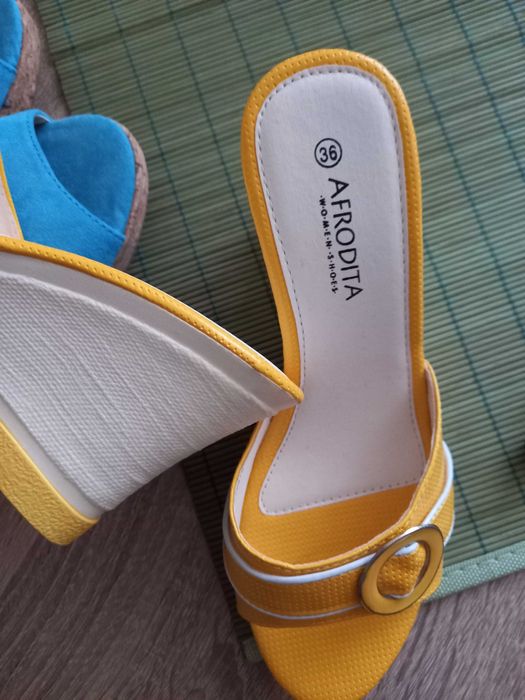 Sandale noi marimea 36