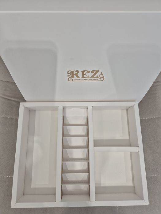 Срочно продам коробки с пакетом