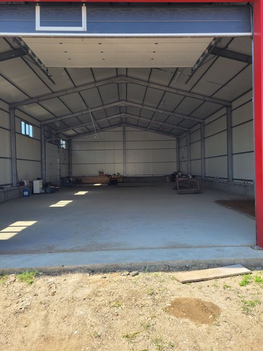 Inchiriez hala 300mp