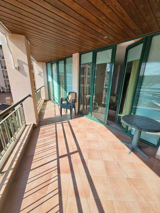 Двустаен апартамент на първа линия в Балчик с фронтална морска гледка