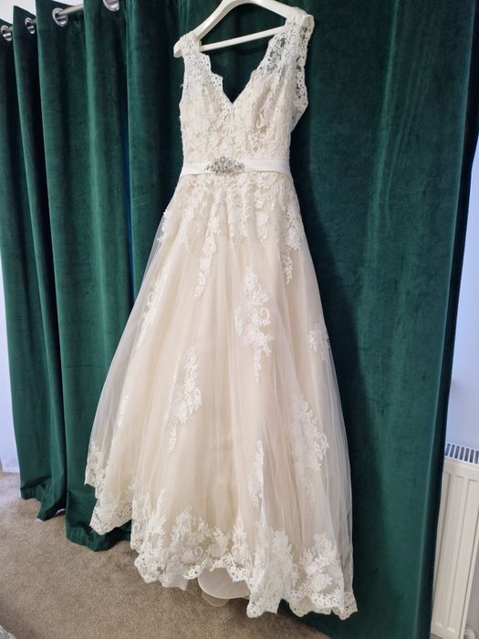 Inchiriez sau Vand Rochie mireasa Anastasia