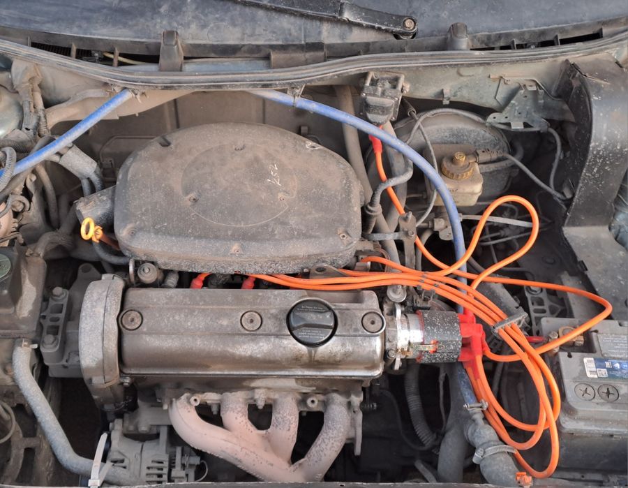 Продам голый двигатель  1.6аее