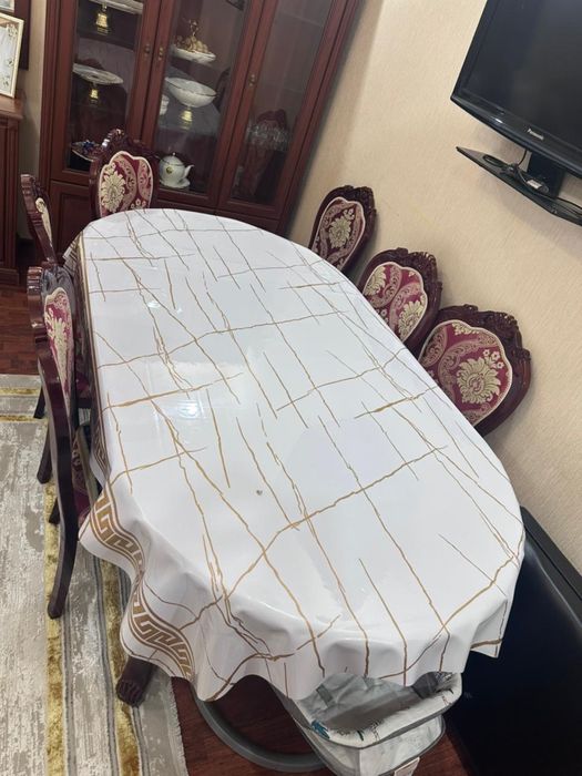 Продам стол с 6 стульями