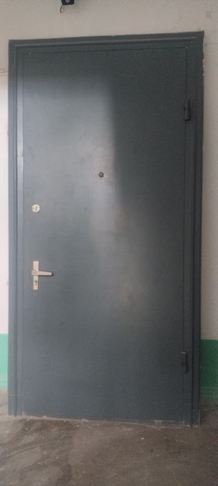 Дверь железная продаём
