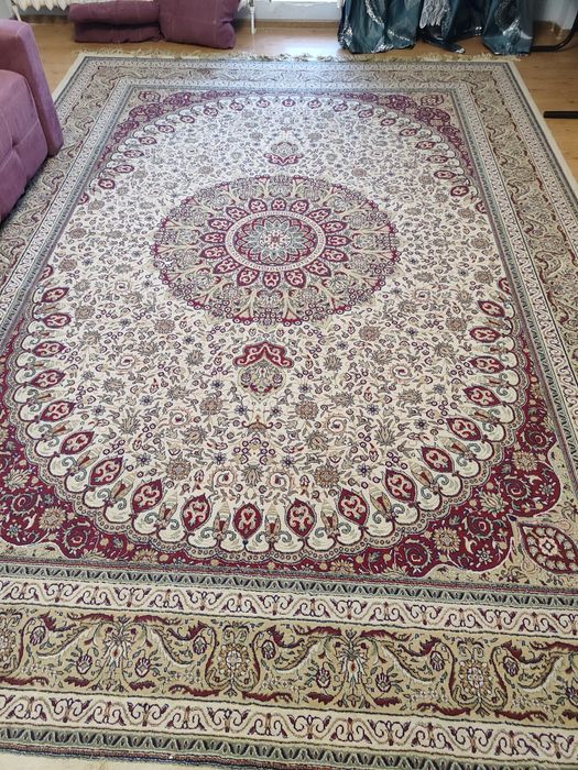 Продам диван и ковер