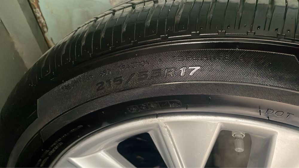 215/55/17 покрышкасы новый, диск оригинал !!