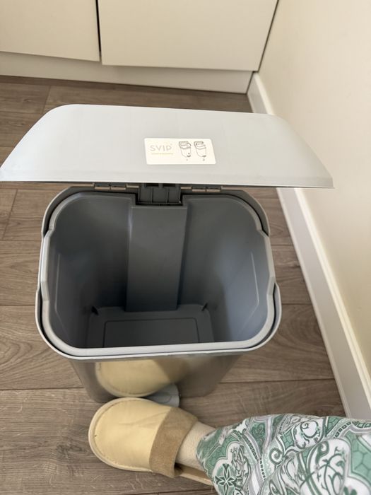 Мусорное ведро контейнер