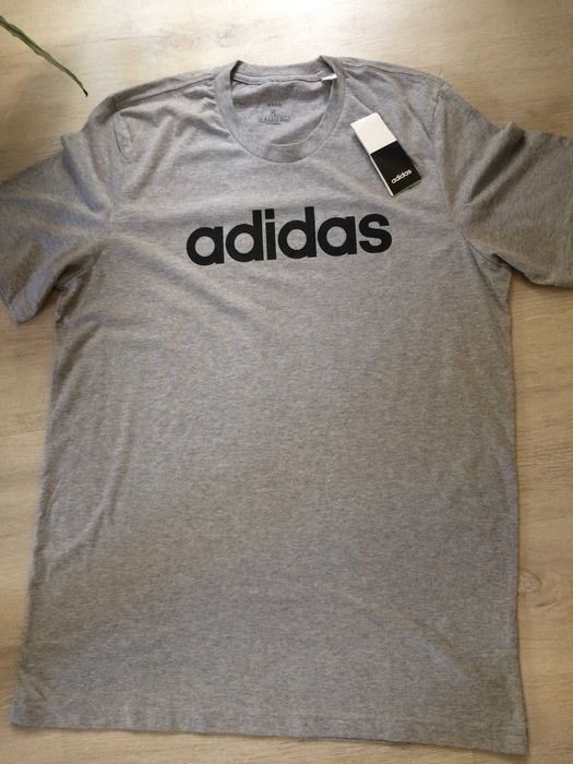 Мъжка тениска Adidas XL размер.
