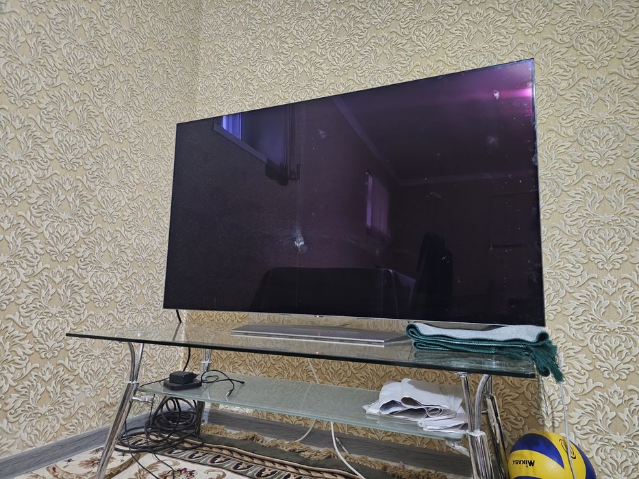 Продаем телевизор на запчасти, сломанный экран