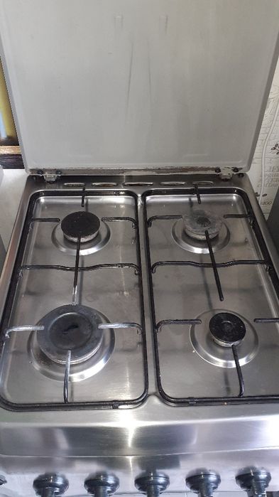 Продам газ плиту