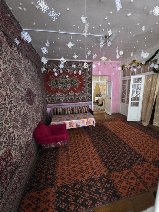 Қуйи Хужа соат Икром шашлик кўчасида Ховли зўдлик билан Сотилади