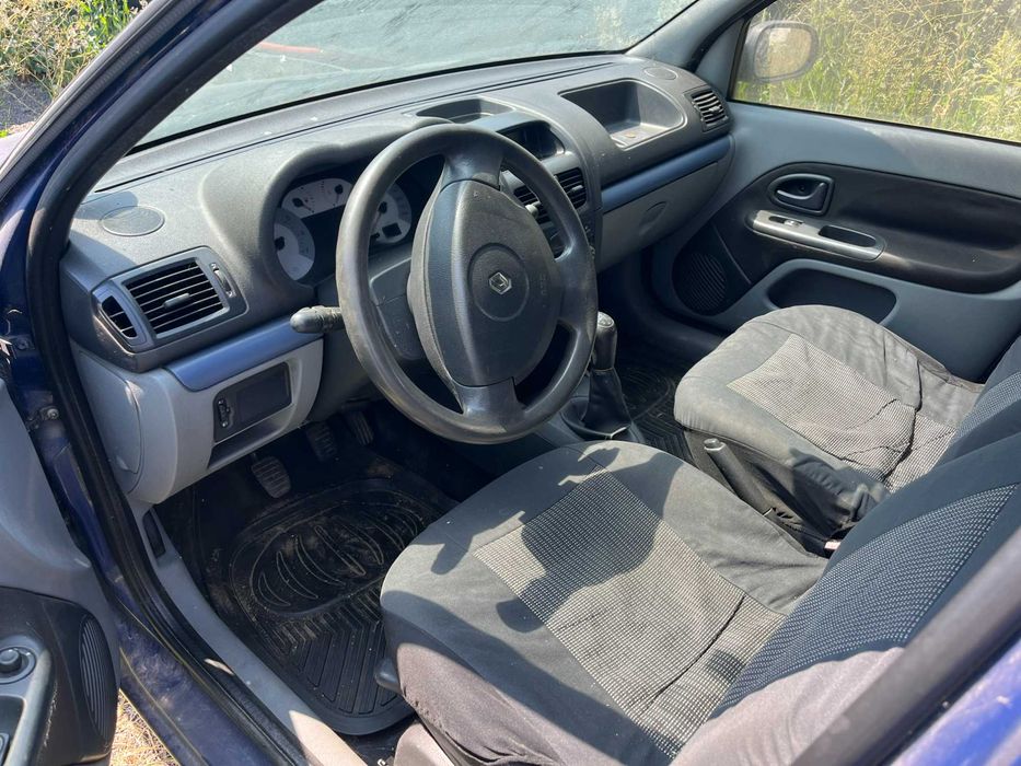 Dezmembrez Renault Clio Symbol facelift 1,5 DCI Euro 4 albastru 2007