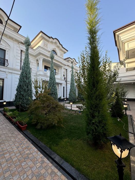 Сдаётся евродом с зади Гостиница Россия