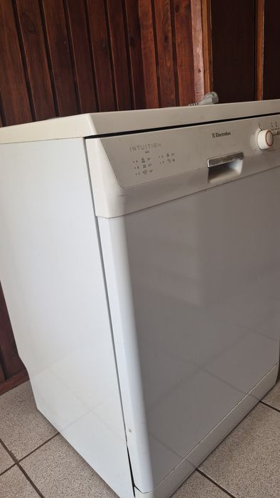 Съдомиялна машина Electrolux