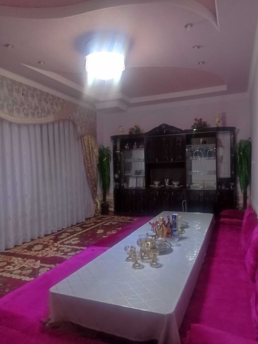 Zudlik  bilan tayor Uy joy jihozlari bilan  sotiladi