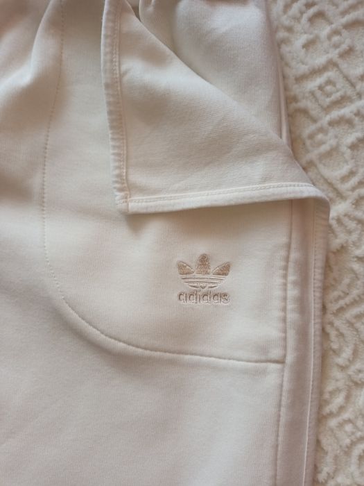 Дамско спортно долнище adidas