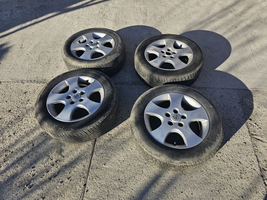 Jante aliaj R16 Nissan 5x114,3 cu cauciucuri de vara