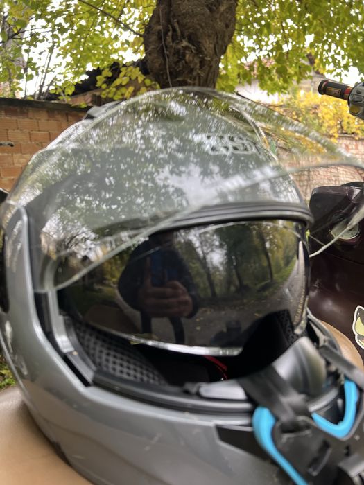 Продавам  каска QSTK