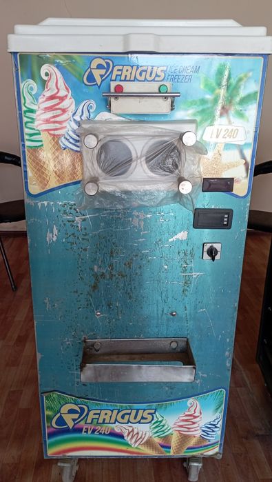 Muzqaymoq apparatlar sotiladi.