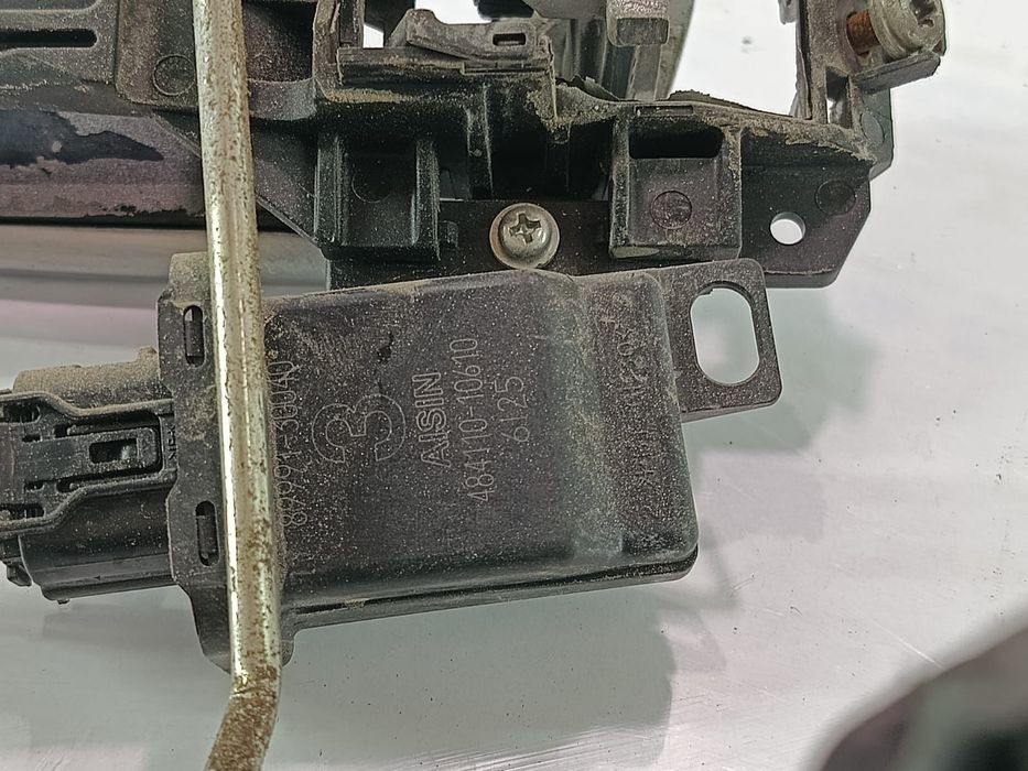 Maner exterior dreapta fata 484110-10610 Lexus IS XE20  [din 2005 pan