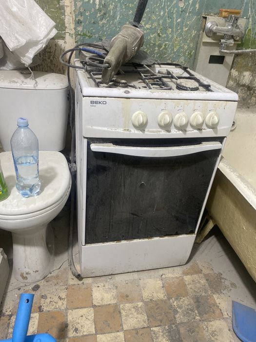 Продам газовую плиту