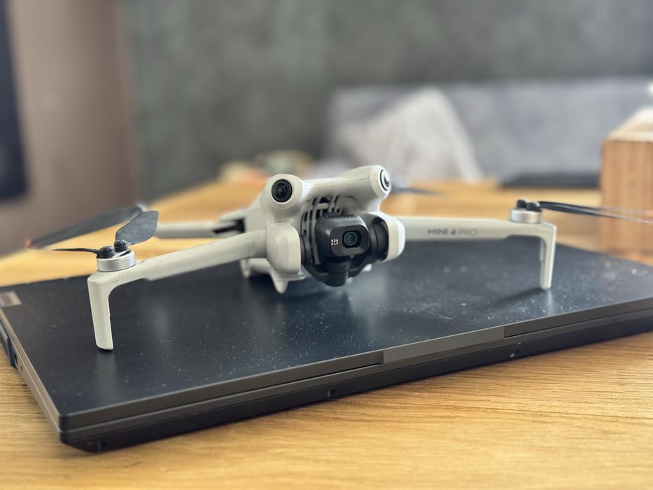 Dji mini 4 pro flymore combo
