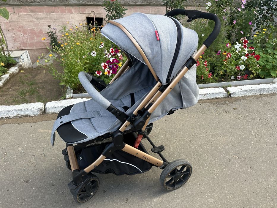 Продам коляску в отличном состояние
