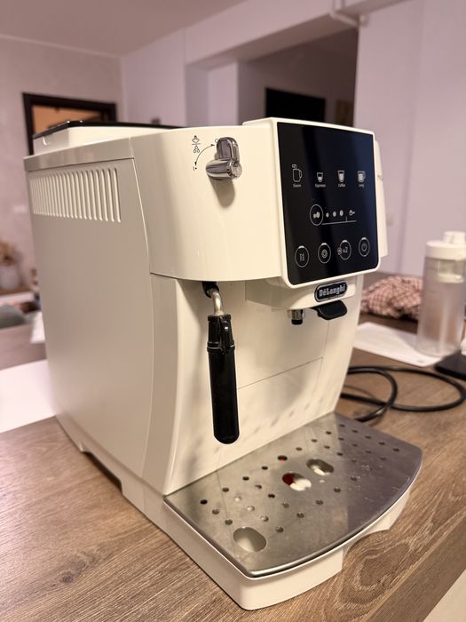 Expresor Delonghi Magnifica Start