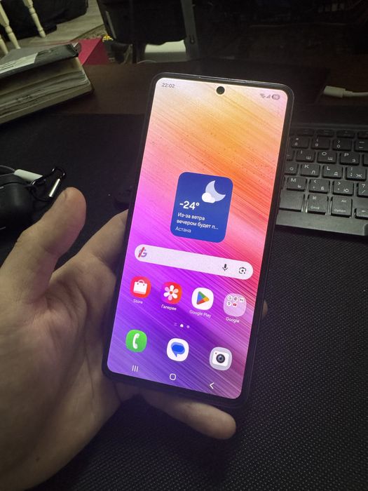 Samsung A 73 (128гб) в отличном состоянии