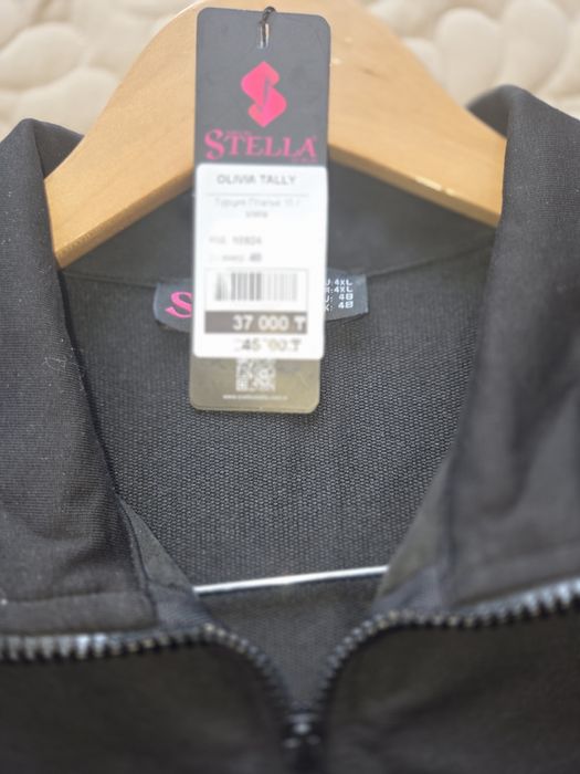 Женское платье, черное