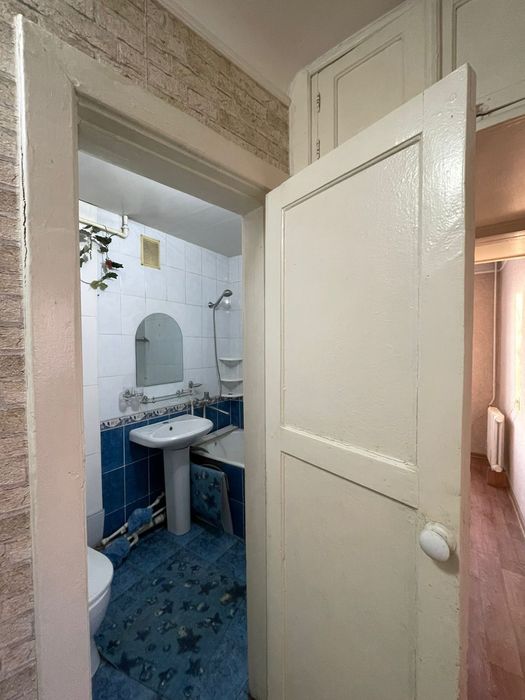 Продам 1ка р-н маг Барс Строй