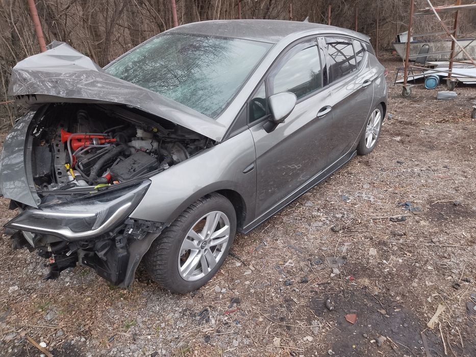 Продавам на части Опел Астра К 1.4Т автомат