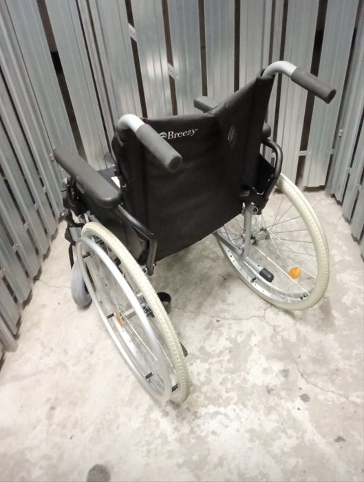 Инвалидна количка invacare / breezy
