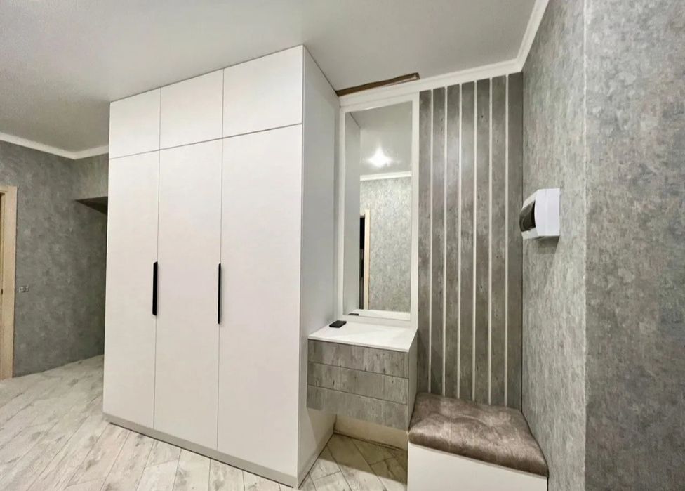 Кухни, шкафы-купе и другая мебель на заказ. От замера до установки!

С