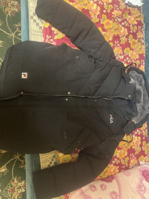 Куртка продается 48 размер