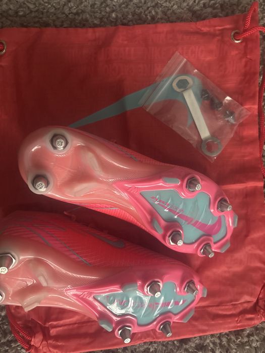 Ghete de fotbal nike mercurial