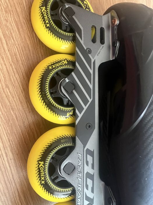 Чисто нови ролери CCM  Fast Frame