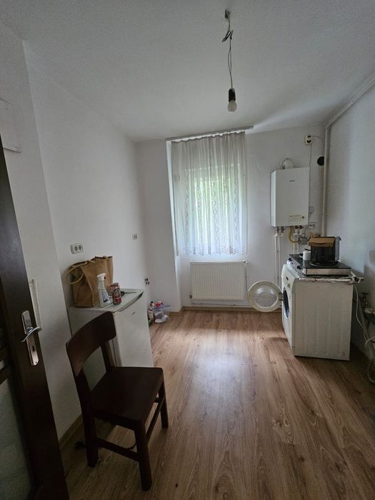 Vând apartament Independenței
