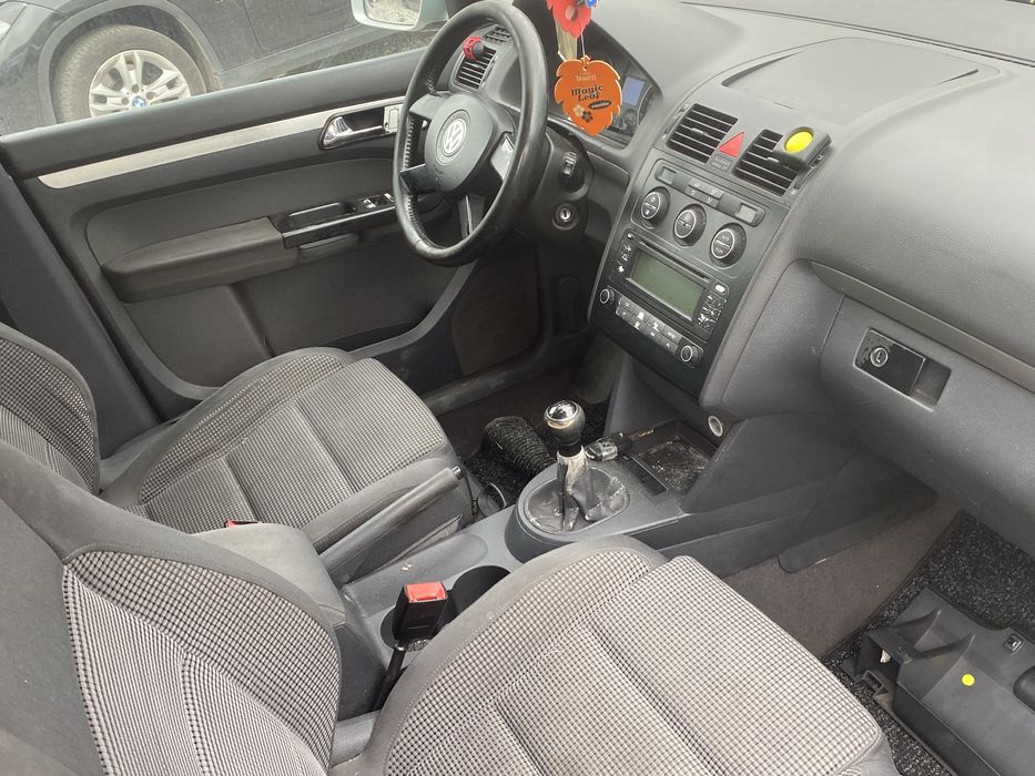 VW Touran на Части 2 броя, 1.6fsi, 2.0tdi DSG