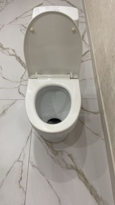 Продам унитаз и раковину