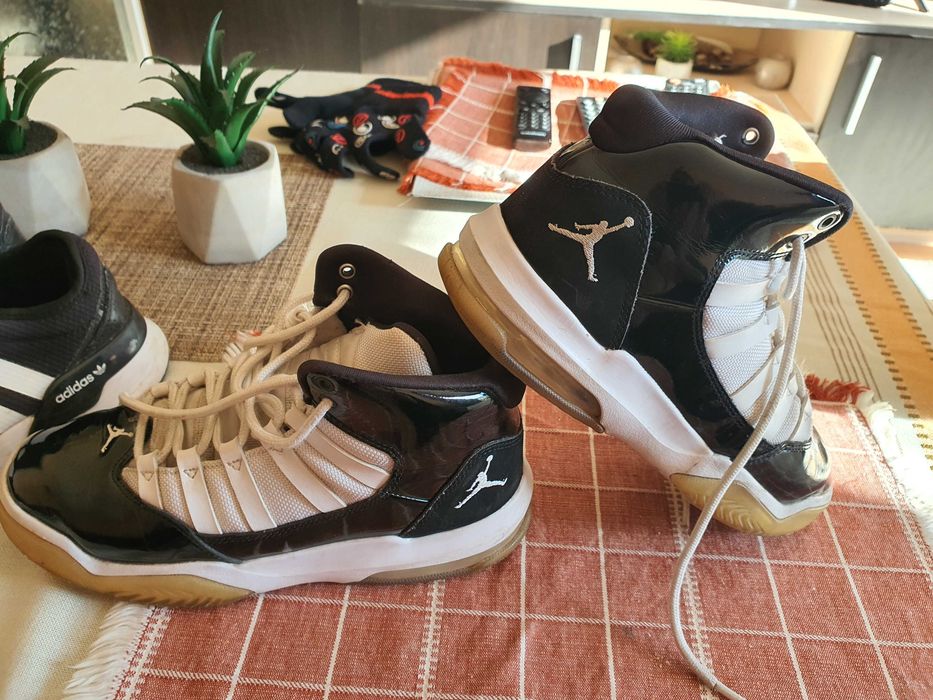 Маратонките са оригинални в перфектно състуяние